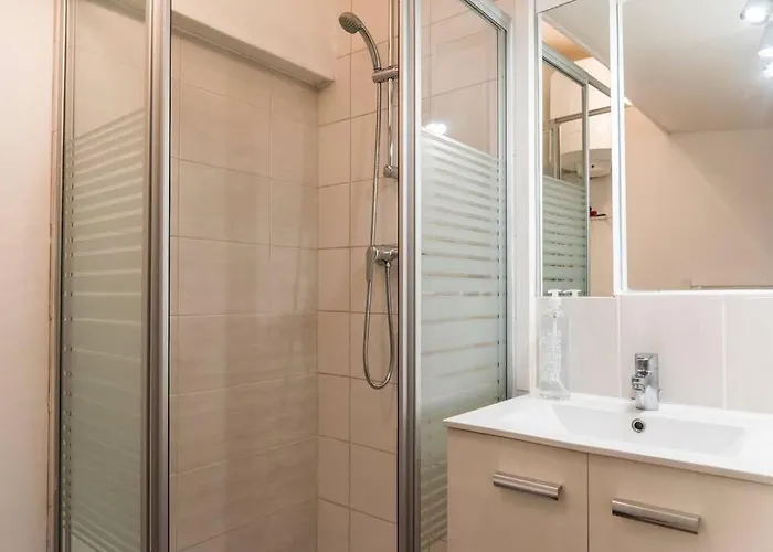 Apartment 2 Personnes, Place St Sauveur A 2min Caen